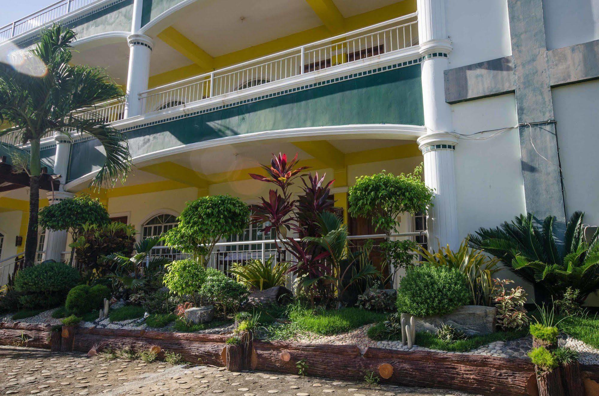 Reddoorz Premium @ Abueg Road Extension Puerto Princesa Exterior photo