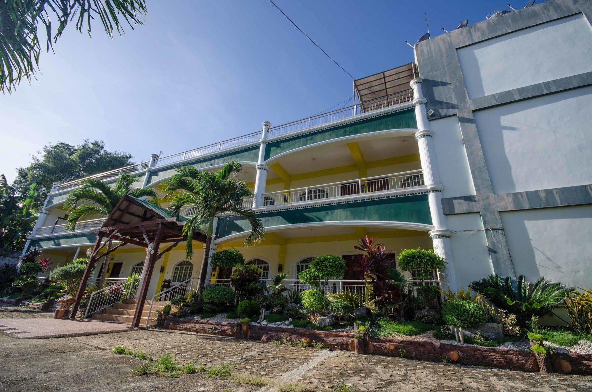 Reddoorz Premium @ Abueg Road Extension Puerto Princesa Exterior photo