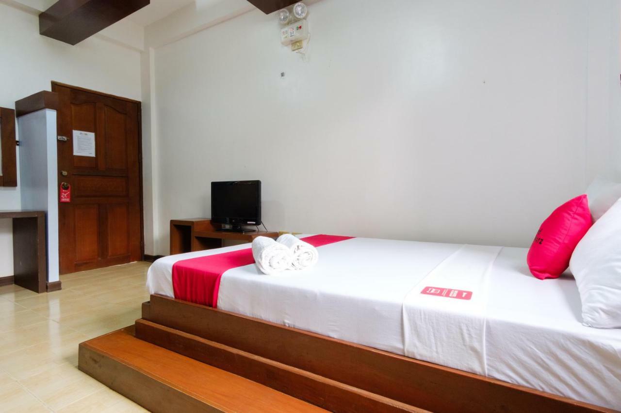 Reddoorz Premium @ Abueg Road Extension Puerto Princesa Exterior photo